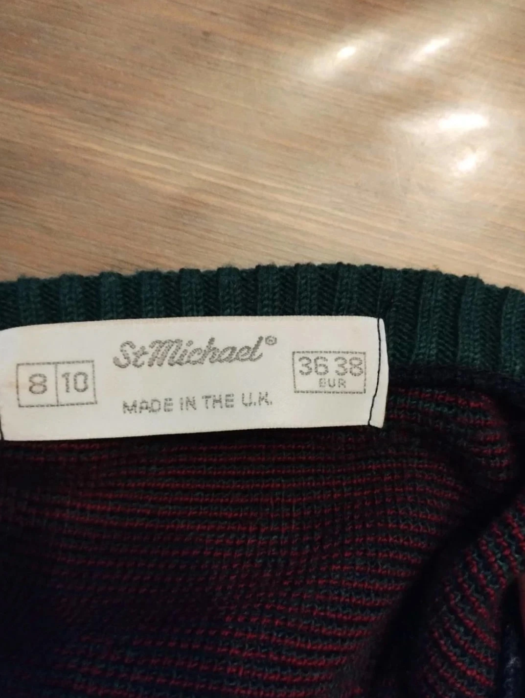 Cardigan azul marino con motivos rojos y verdes, St-Michael, T36/38 – photo 6